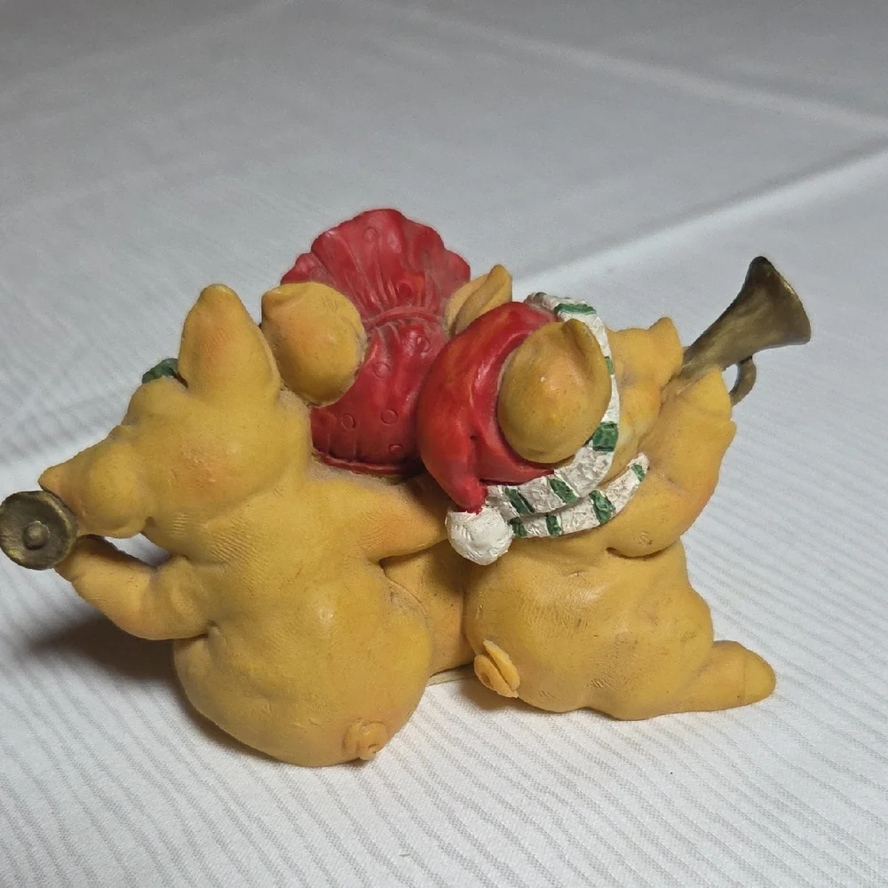 Vintage 1993 Yuletide Carols Charming Yellow Pig Musician Trio Figurine.